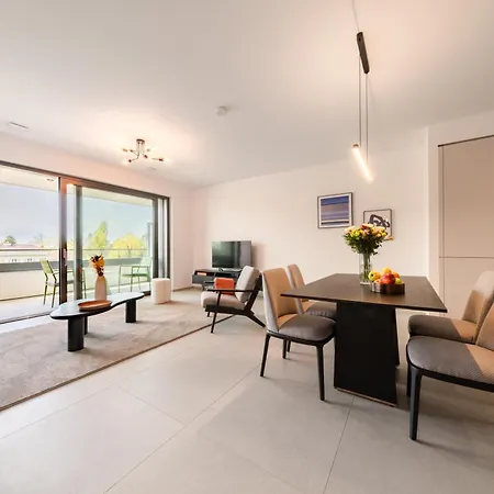 Halternative Renaissance Apartment