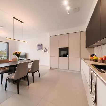 Halternative Renaissance Apartment Luxembourg