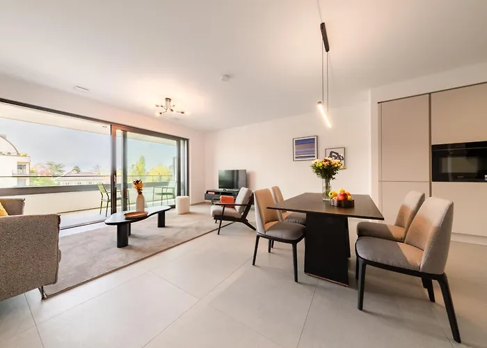 Halternative Renaissance Apartment